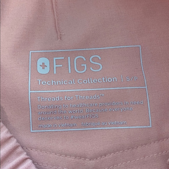 Figs Pink Sand Limited Edition Scrub Set - Picture 7 of 8